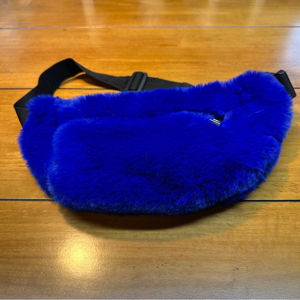 Plush Faux Fur Crossbody Belt Bag in Electric Blue